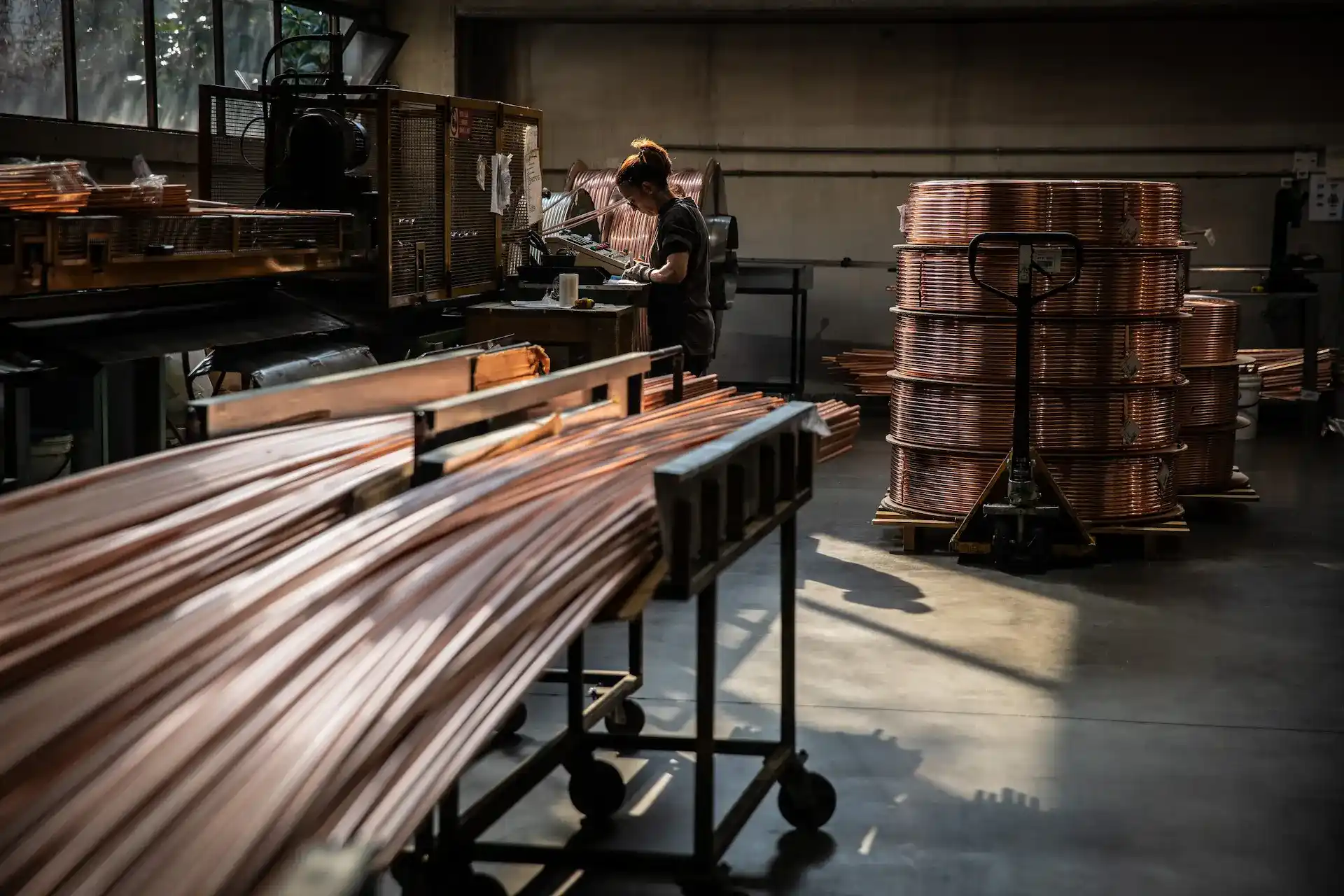 Officina con tubi in rame