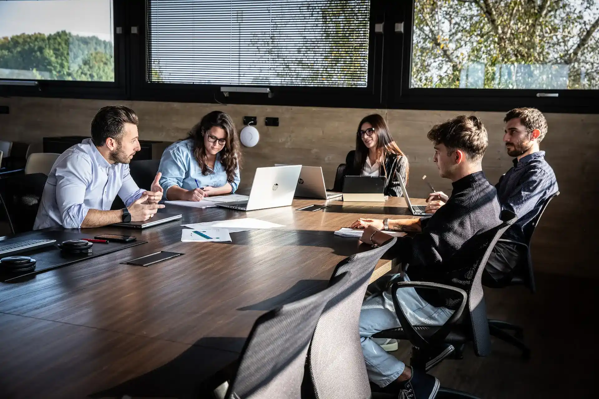 team riunione in ufficio